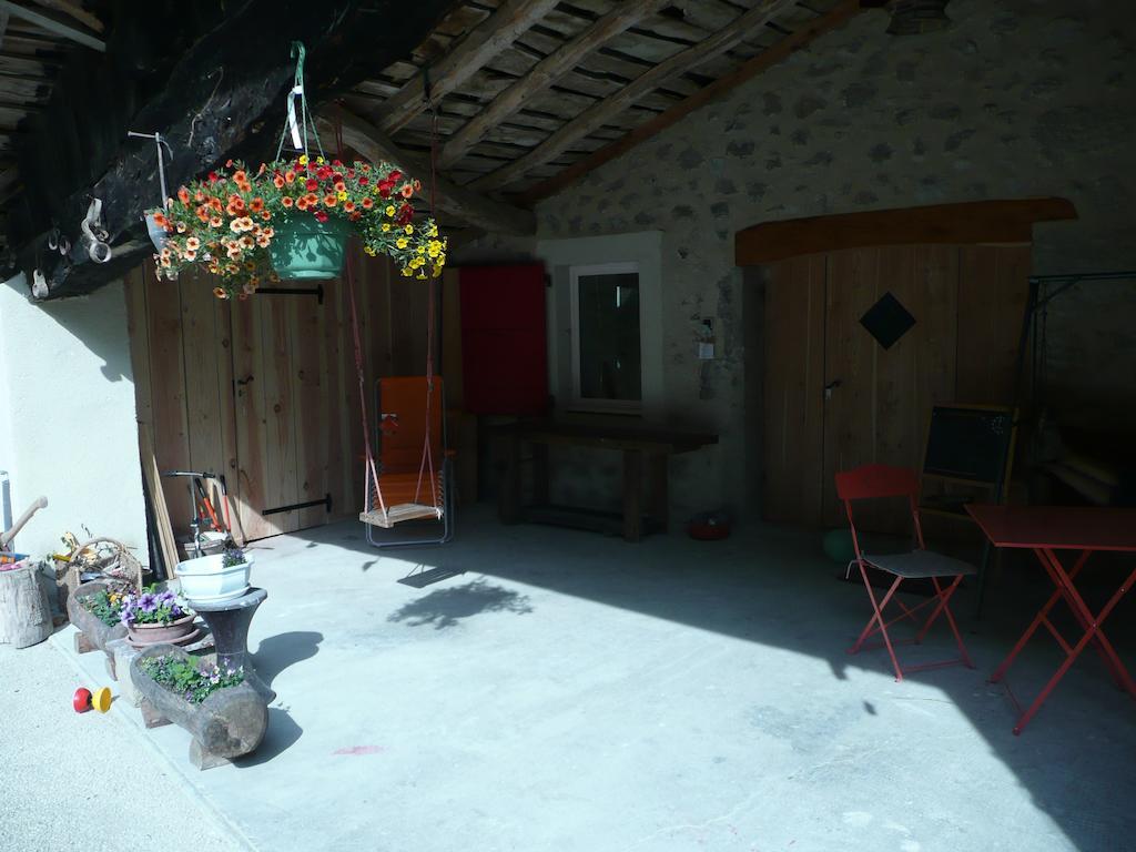 La Grange D'Agnes Bed and Breakfast Montmaur-en-Diois Εξωτερικό φωτογραφία