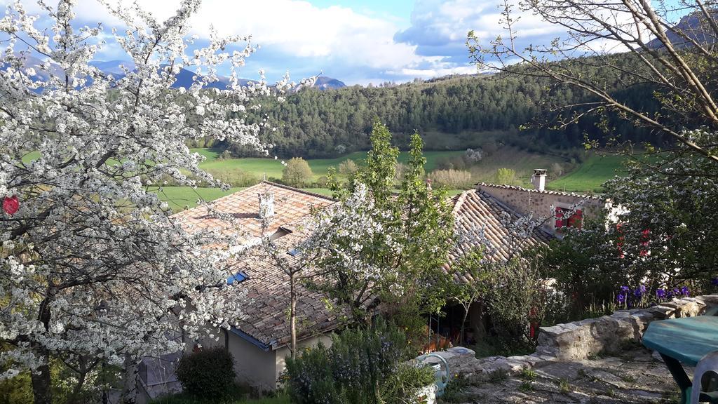 La Grange D'Agnes Bed and Breakfast Montmaur-en-Diois Εξωτερικό φωτογραφία